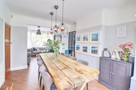 Open Plan Living/Dining Area