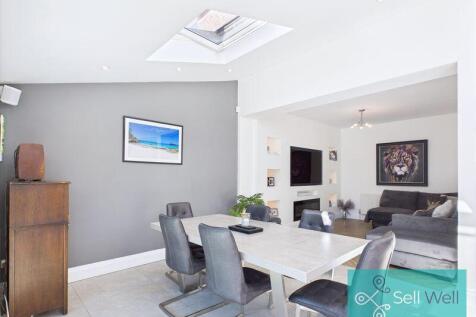 Dining/Sitting Area