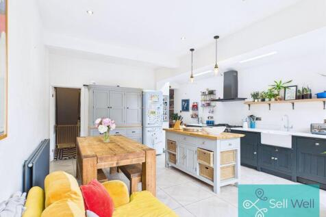 Kitchen/Diner/Sitting Area