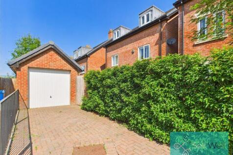 Driveway/Detached Garage