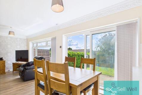 Open Plan Dining Area