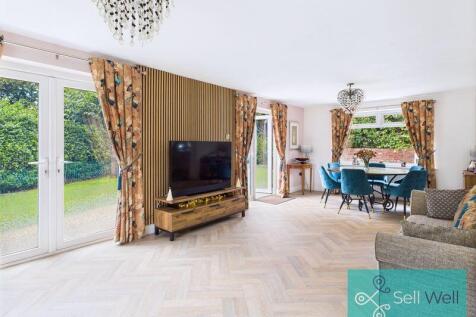Dining/Sitting Area