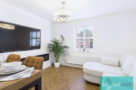 Lounge/Dining Area
