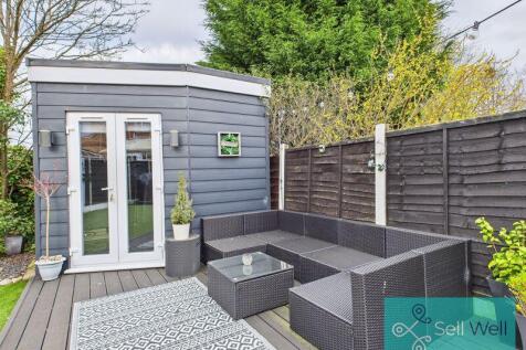 Garden Room/Decked Patio