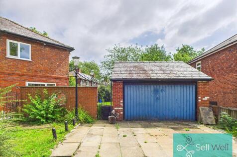 Driveway/Detached Garage