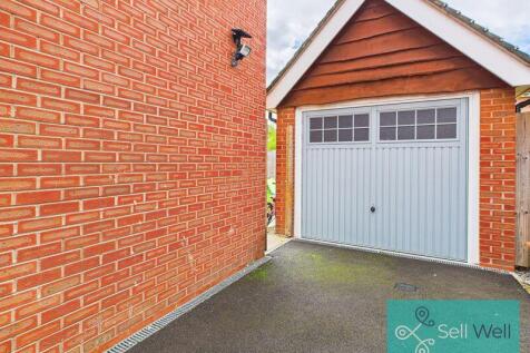 Detached Garage