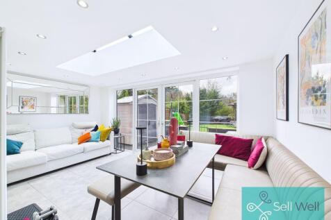 Garden Room Dining Area