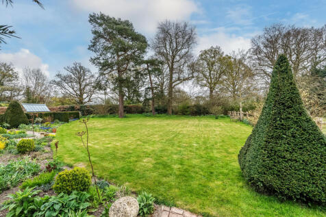 Medlar-Cottage-5