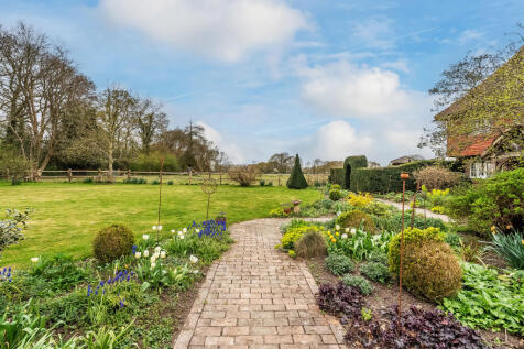 Medlar-Cottage-2