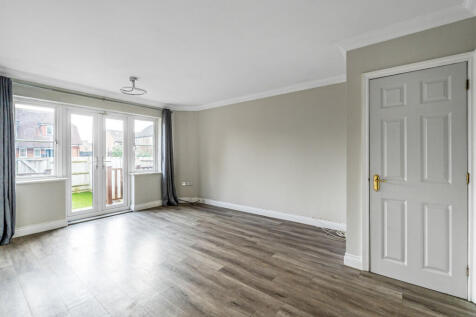 69-Lingfield-Road-14