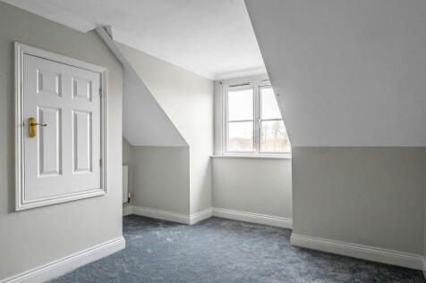 69-Lingfield-Road-2