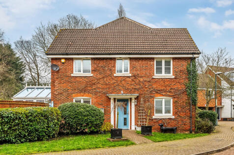 34-Albion-Way-33