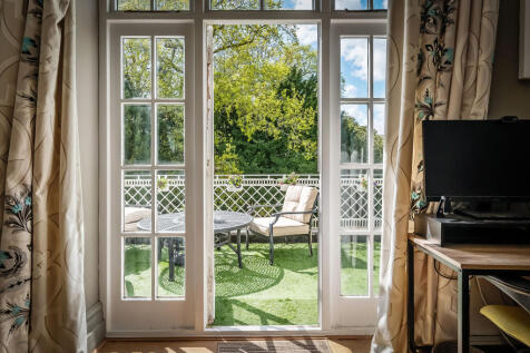 f6-Southlands-House-7