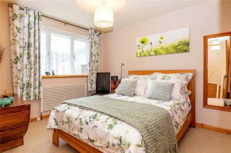 Bedroom 1 (1).jpg