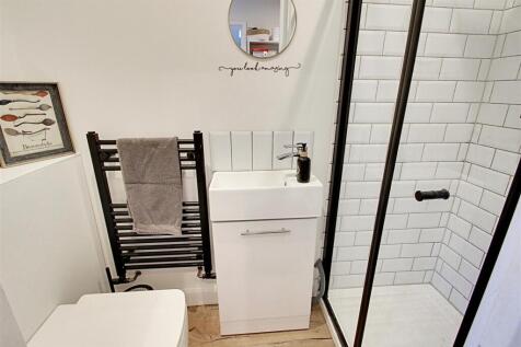 Shower Room.JPG