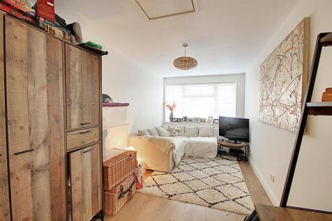 Family Room.jpg