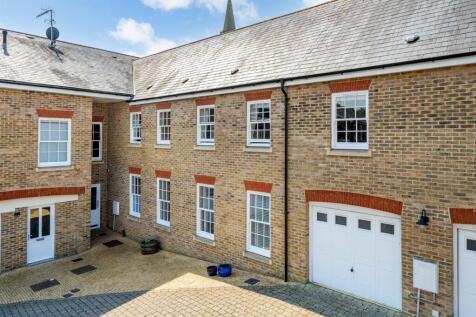 38-Clunbury-Court-3.jpg