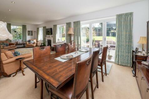 Sitting/Dining Room