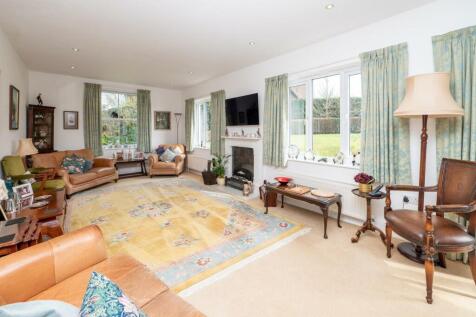 Sitting/Dining Room