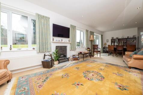 Sitting/Dining Room