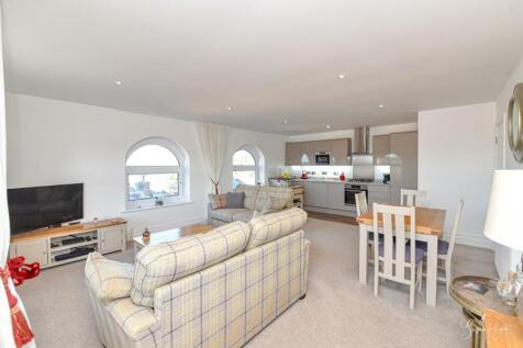 Open-plan Living an Kitchen Area