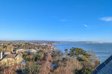 Apartment Sea Views!