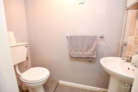 En-suite Cloakroom
