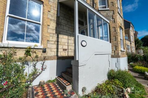 Welcome to 35 Madeira Road