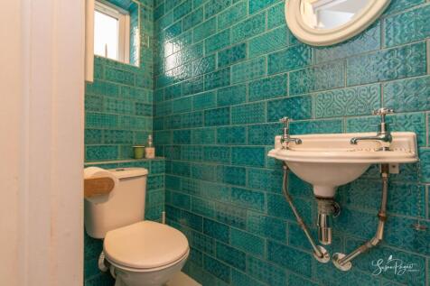 First Floor Annex En-suite
