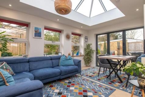 Open Plan Living and Kitchen
