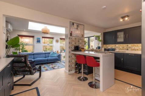 Open Plan Living and Kitchen