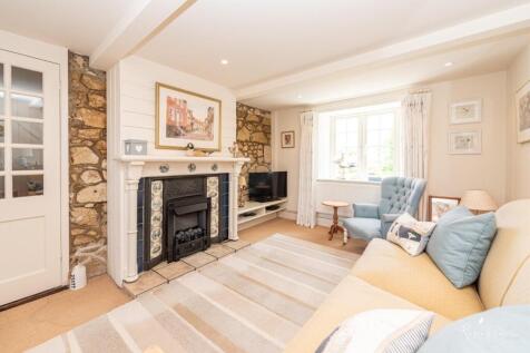 Living Room/Snug
