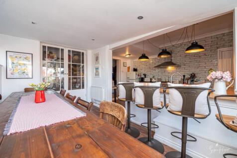 Dining/Breakfast Room