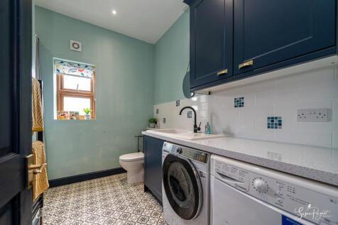 Utility/Shower Room