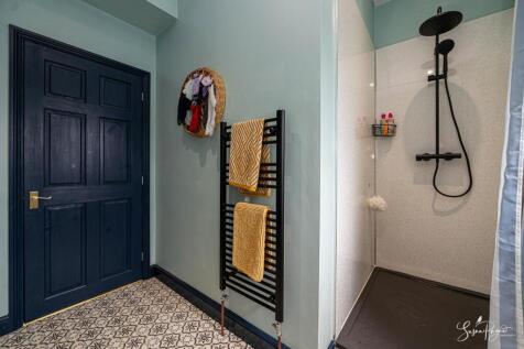 Utility/Shower Room