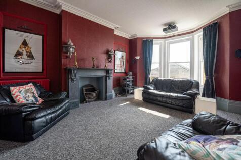 Dining/Cinema Room