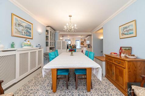 Breakfast Room
