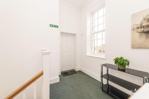 Entrance Hall (Communal)