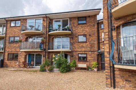 Welcome to Flat 13, Fountain Court