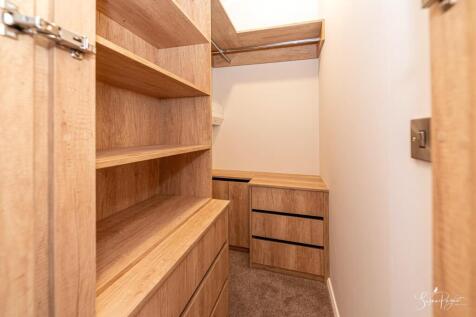 Walk-in Wardrobe