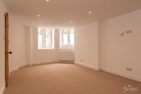Snug/Movie Room