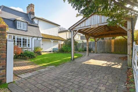 Front Garden &amp; Driveway