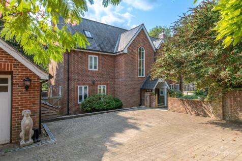 Welcome to 3 Clatterford Road