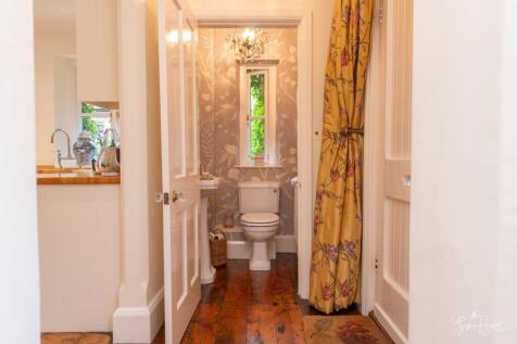 Ground Floor Cloakroom