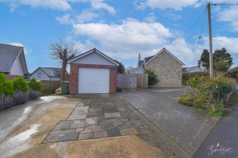 Garage/Driveway