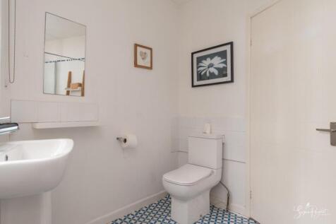 En-Suite Bathroom