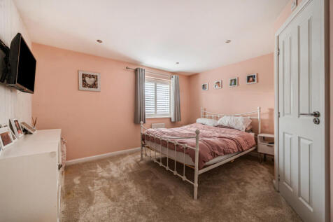 1368989-19-68f206...