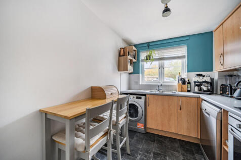 1372393-8-690e129...