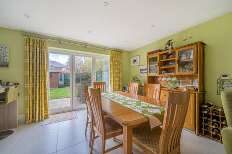 1381601-15-691e33...