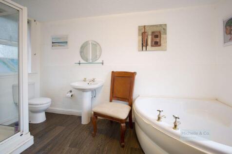 House bathroom 2